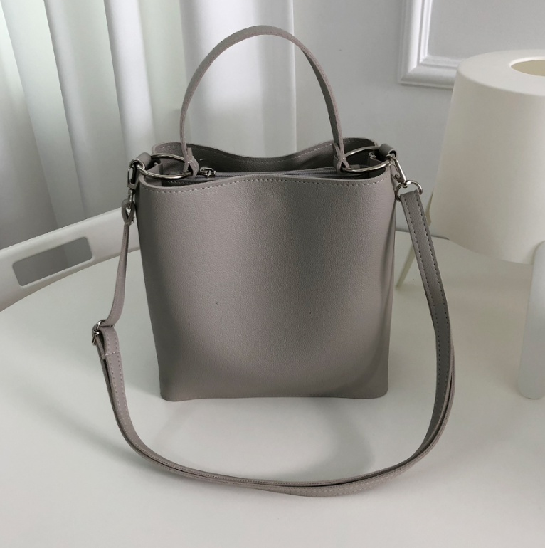 レザー調ショルダーバッグトートバッグ2WAYストラップセット(バックルあり) | 詳細画像28