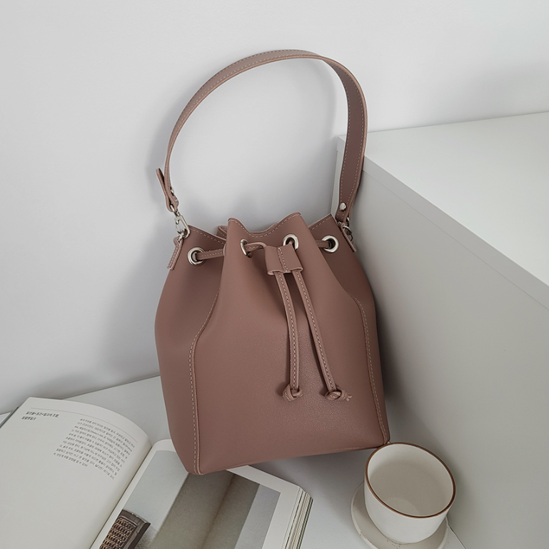 レザー調ショルダーバッグトートバッグ2WAYストラップセット(バックルあり) | 詳細画像16