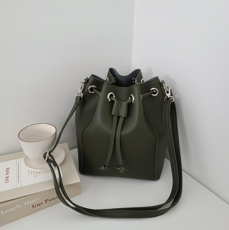 レザー調ショルダーバッグトートバッグ2WAYストラップセット(バックルあり) | 詳細画像26