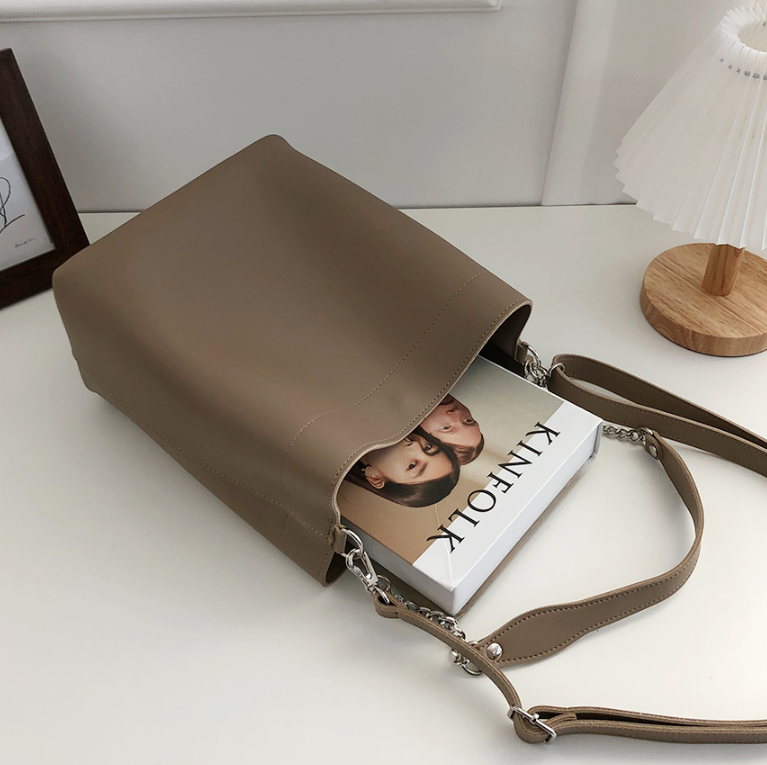 レザー調チェーンショルダーバッグトートバッグ2WAYストラップセット(バックルあり) | 詳細画像25