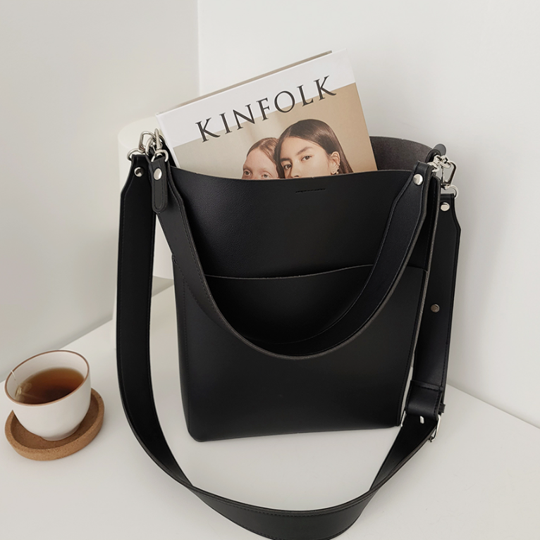 レザー調ショルダーバッグトートバッグ2WAYストラップセット(バックルあり) | 詳細画像6