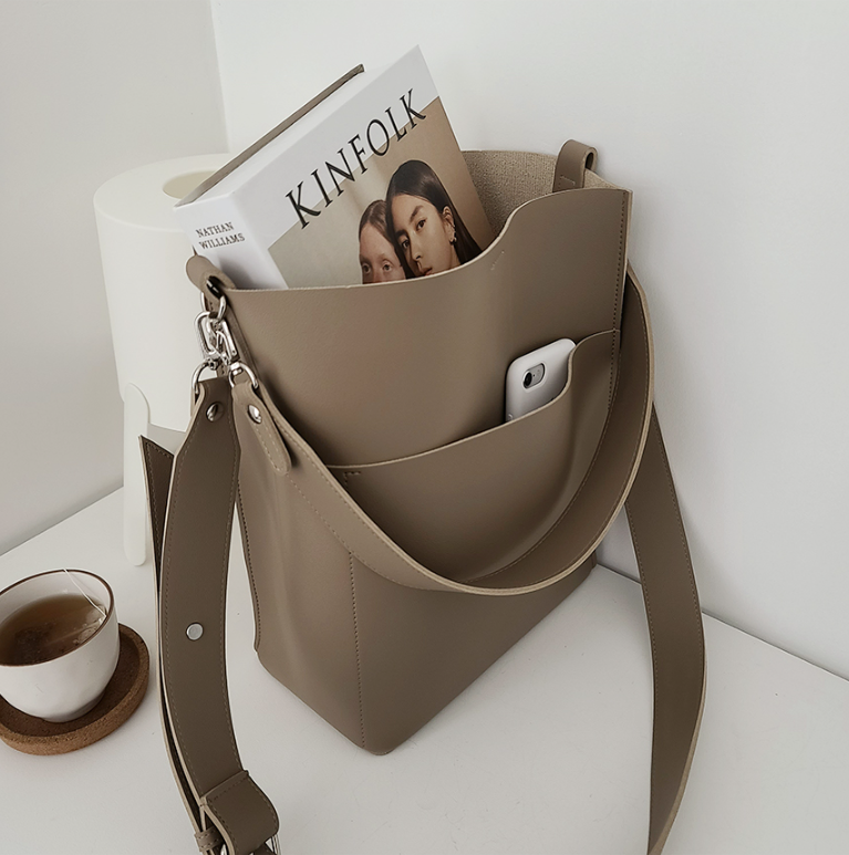 レザー調ショルダーバッグトートバッグ2WAYストラップセット(バックルあり) | 詳細画像12