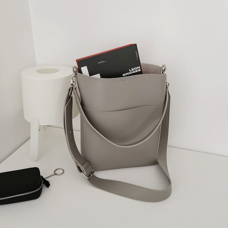 レザー調ショルダーバッグトートバッグ2WAYストラップセット(バックルあり) | 詳細画像20