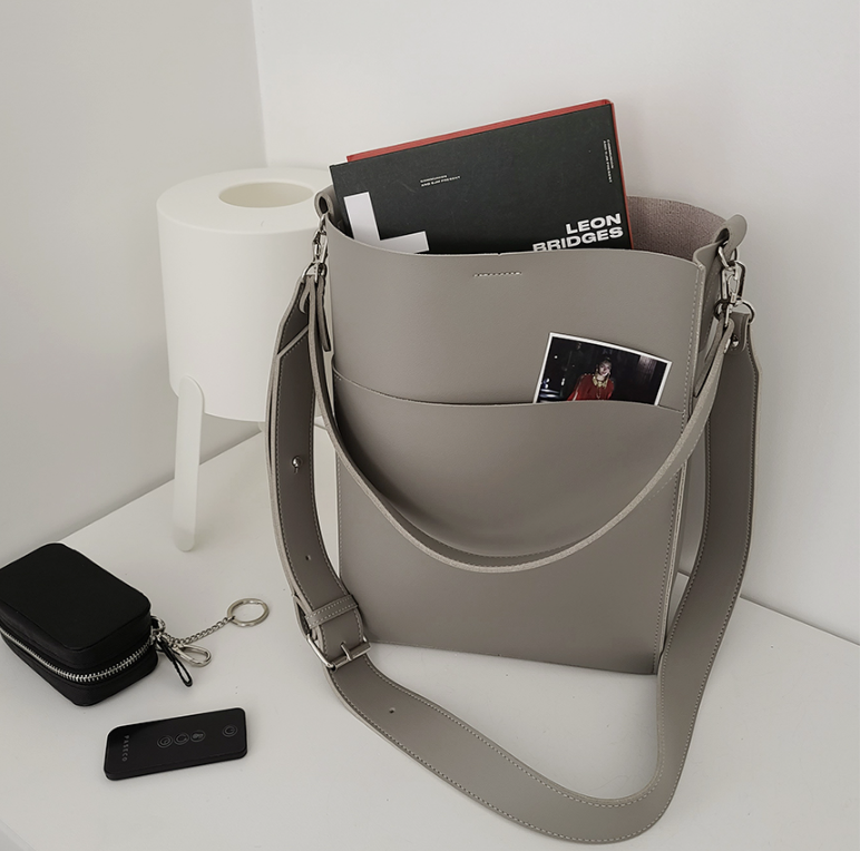 レザー調ショルダーバッグトートバッグ2WAYストラップセット(バックルあり) | 詳細画像21