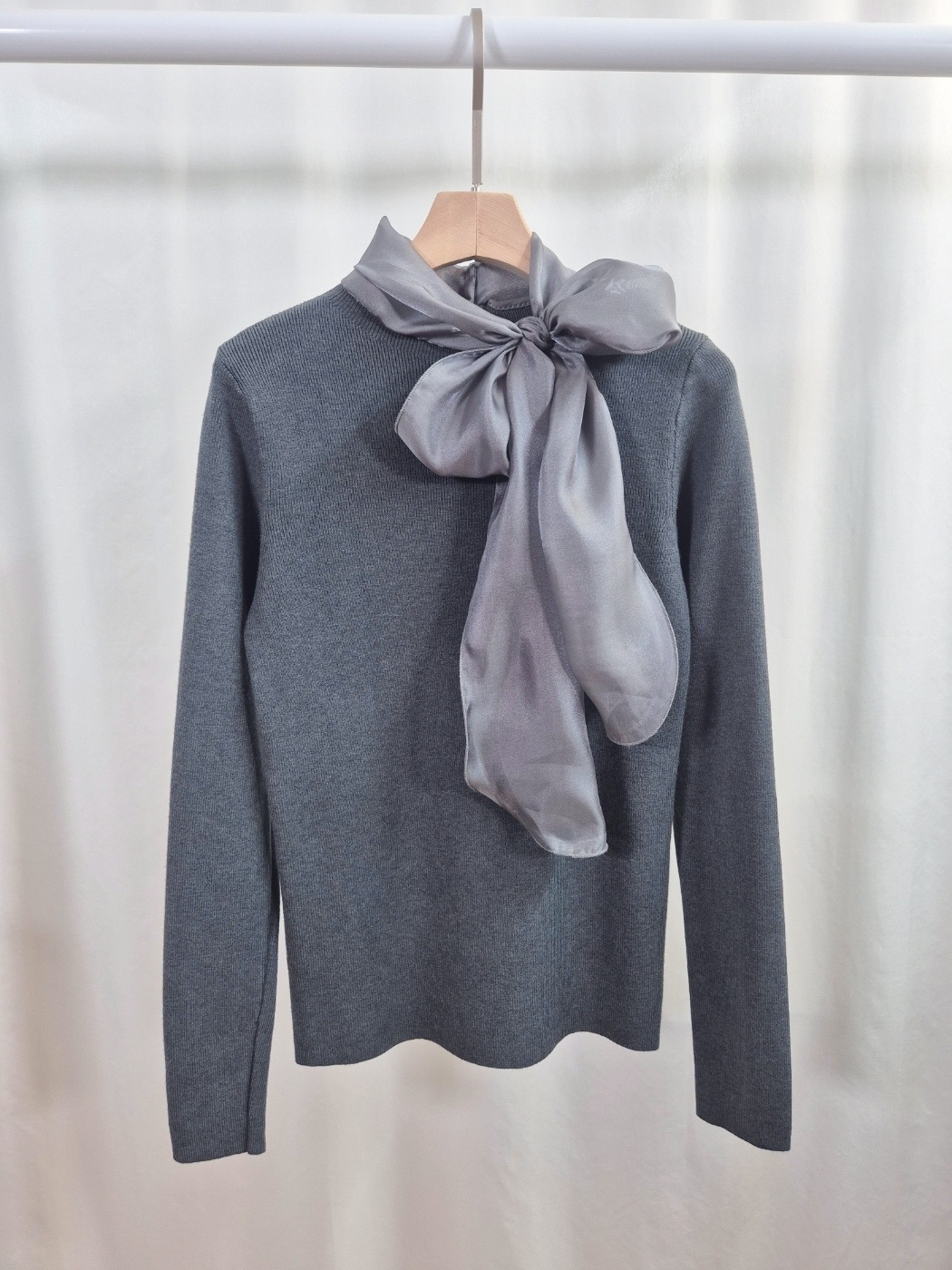 シフォンコンビスリムレイヤード風長袖スカーフネックニット | 詳細画像10