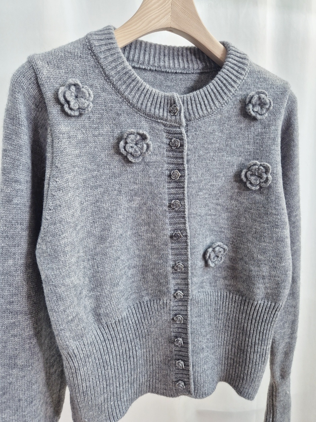 ニットボタンラウンドネックベーシック長袖花柄カーディガン | 詳細画像13