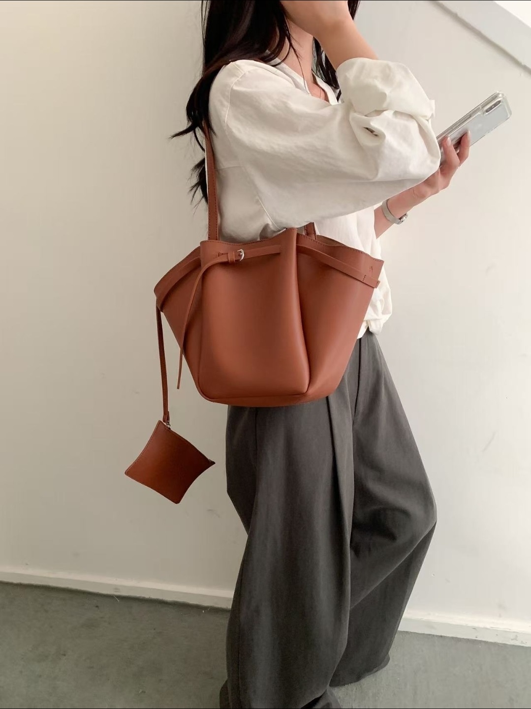 レザー調トートバッグショルダーバッグポーチ付 | 詳細画像11