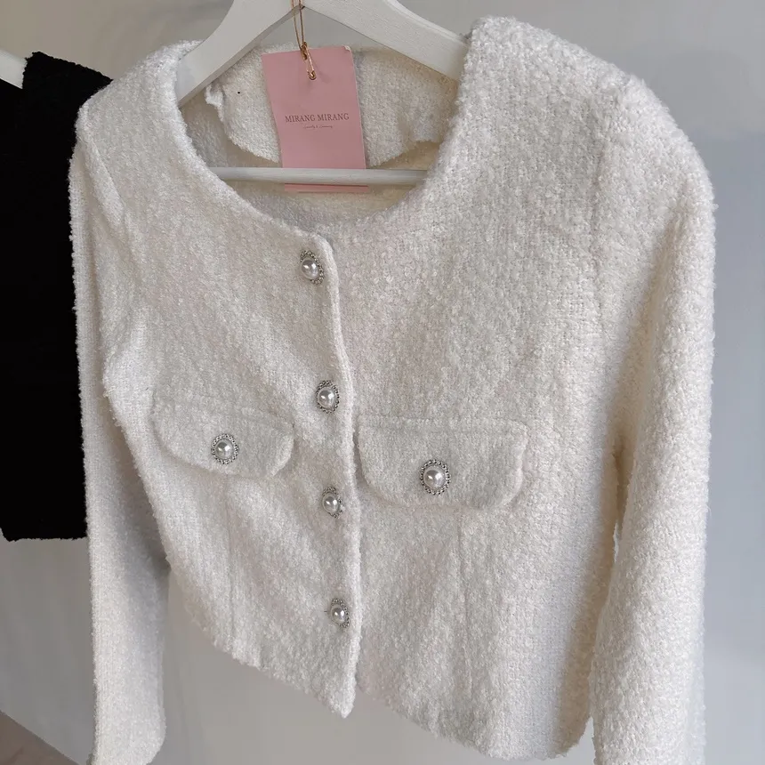 ツイードクロップドラウンドネックパール調ボタンフェイクポケットジャケット | mirangmirang | 詳細画像36