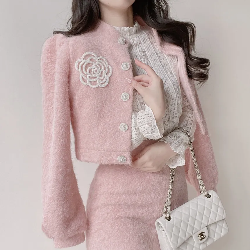 ラウンドネックパール調ボタンショート刺繍花柄ジャケット | mirangmirang | 詳細画像2