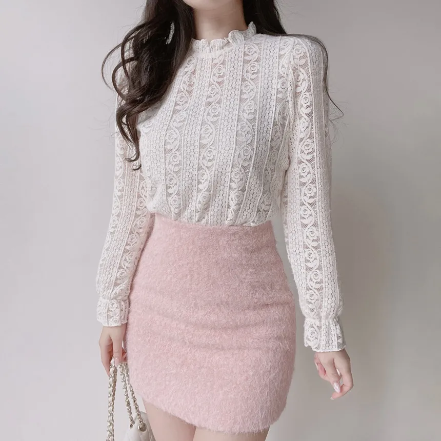 ラウンドネックパール調ボタンショート刺繍花柄ジャケット | mirangmirang | 詳細画像3