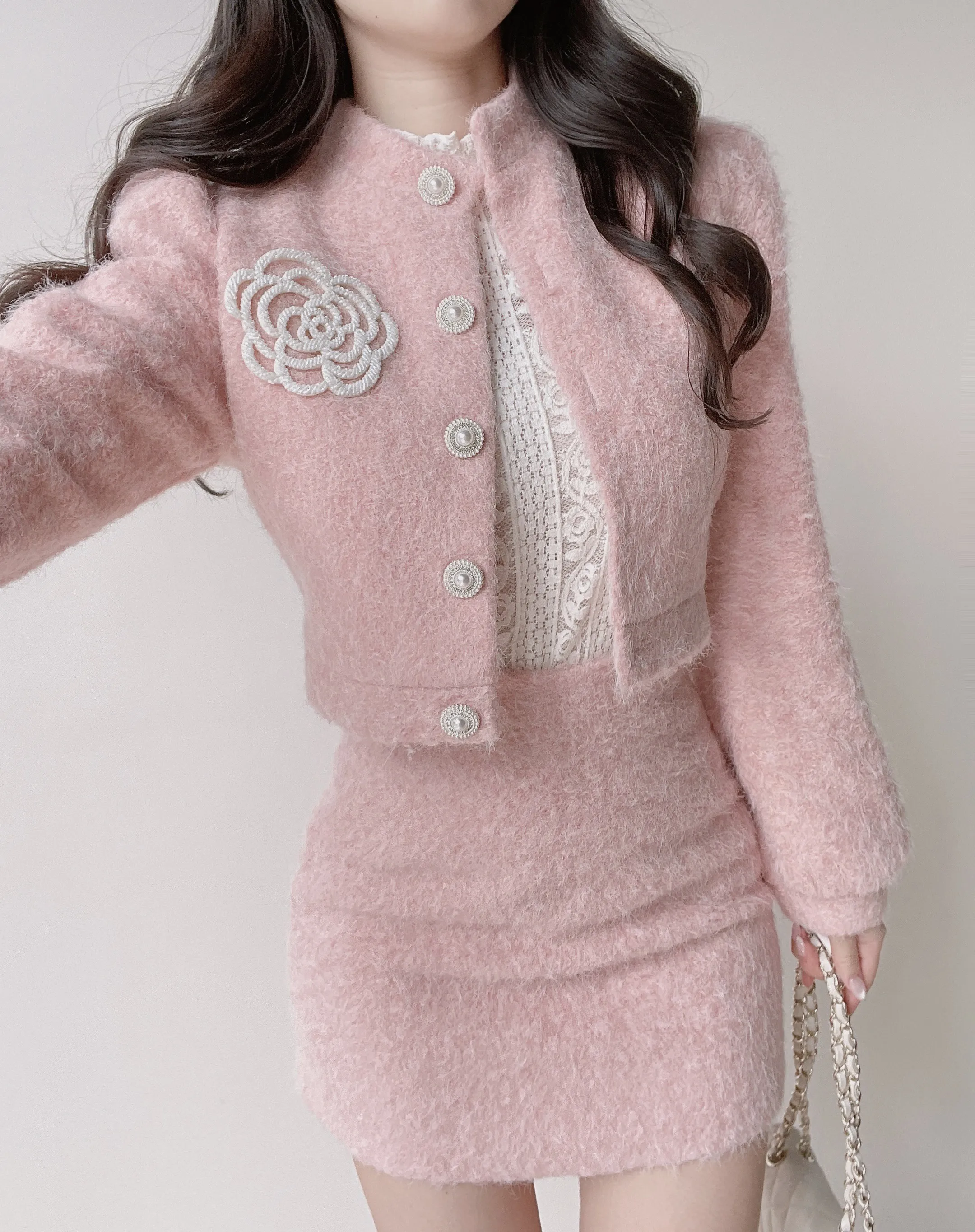 ラウンドネックパール調ボタンショート刺繍花柄ジャケット | mirangmirang | 詳細画像15