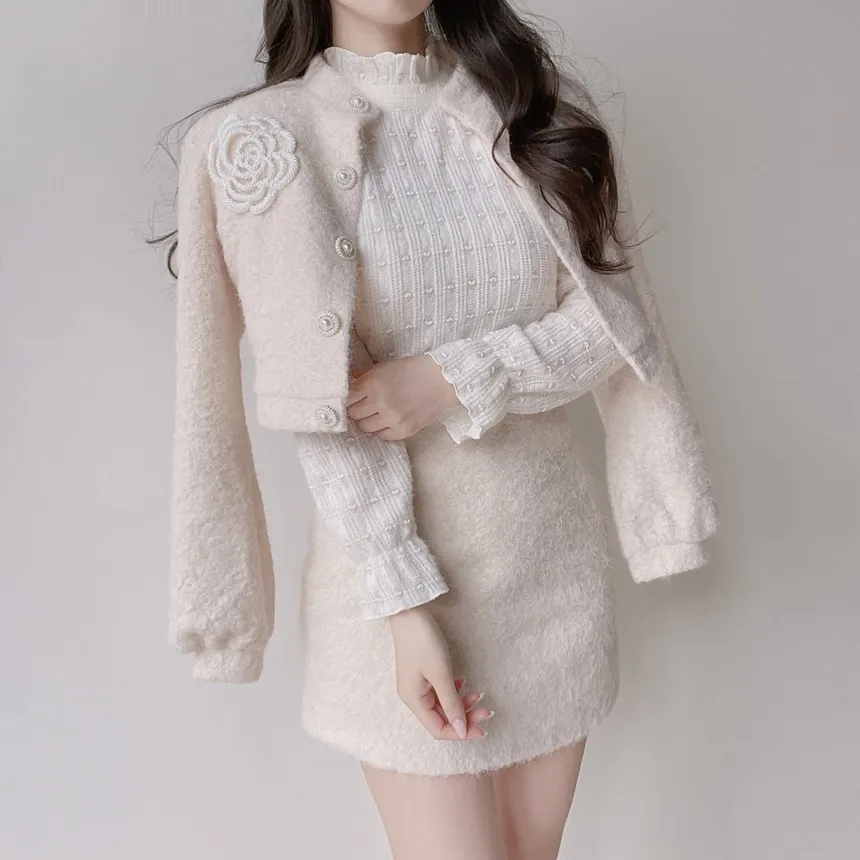 ラウンドネックパール調ボタンショート刺繍花柄ジャケット | mirangmirang | 詳細画像28