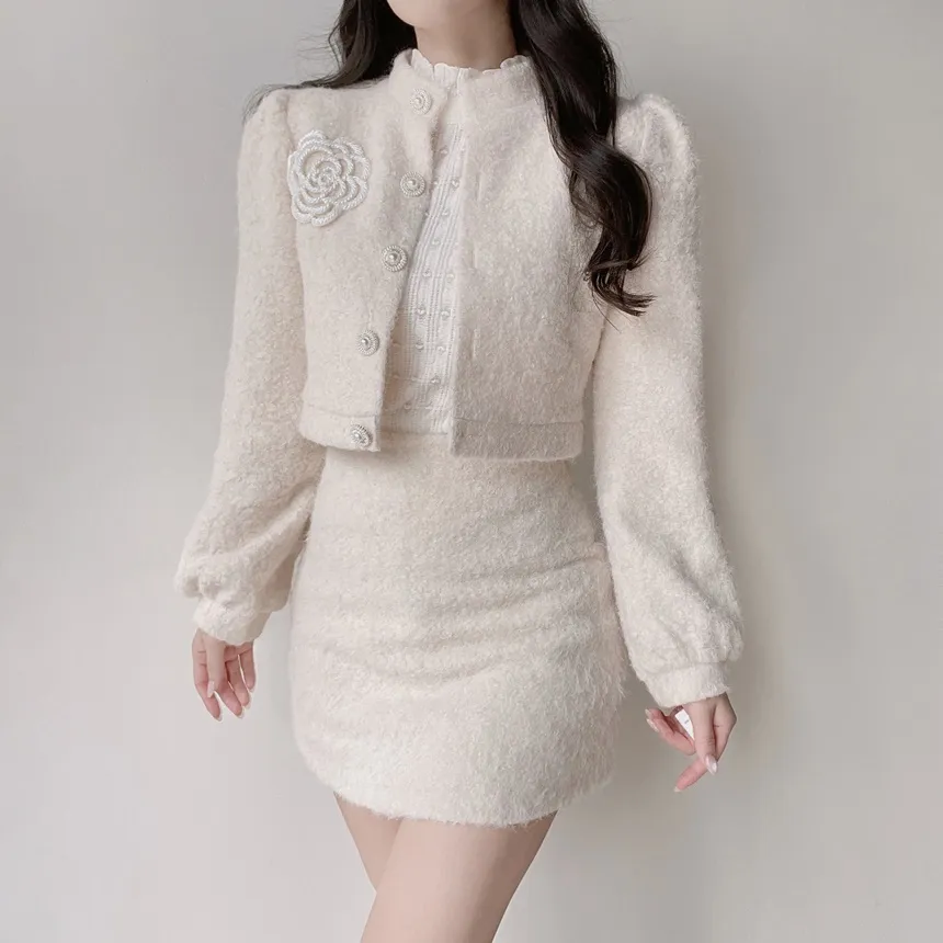 ラウンドネックパール調ボタンショート刺繍花柄ジャケット | mirangmirang | 詳細画像31