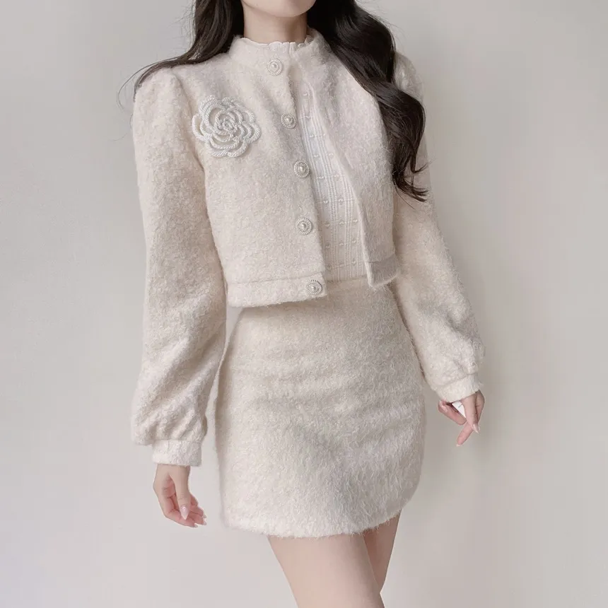 ラウンドネックパール調ボタンショート刺繍花柄ジャケット | mirangmirang | 詳細画像32