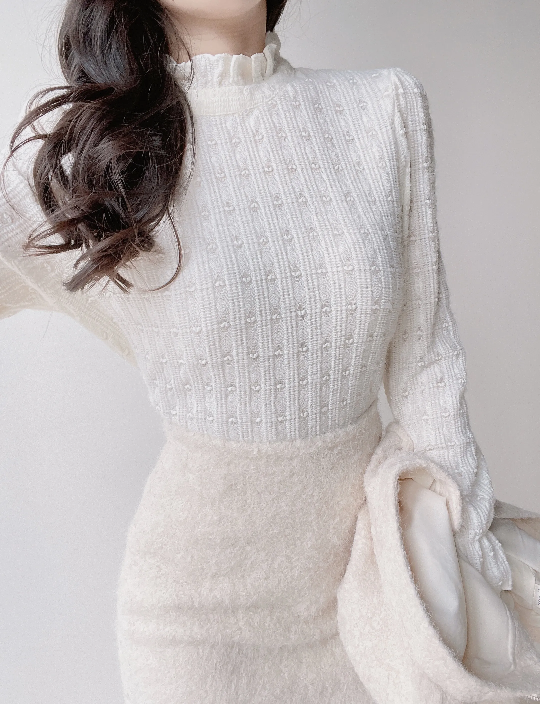 ラウンドネックパール調ボタンショート刺繍花柄ジャケット | mirangmirang | 詳細画像37