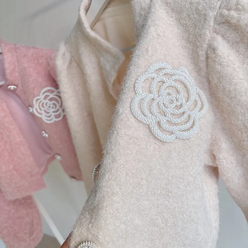 ラウンドネックパール調ボタンショート刺繍花柄ジャケット | mirangmirang | 詳細画像43