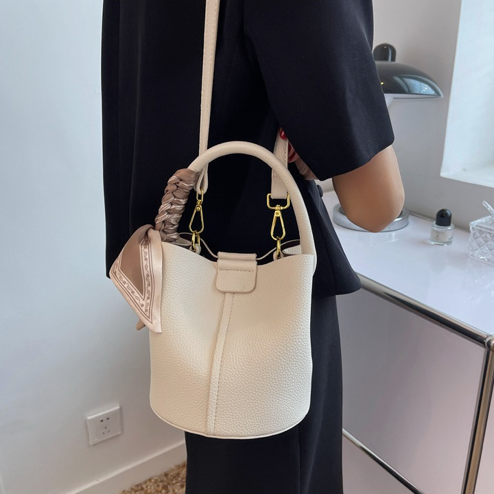 レザー調ショルダーバッグトートバッグ2WAYストラップセット(バックルあり) | 詳細画像4