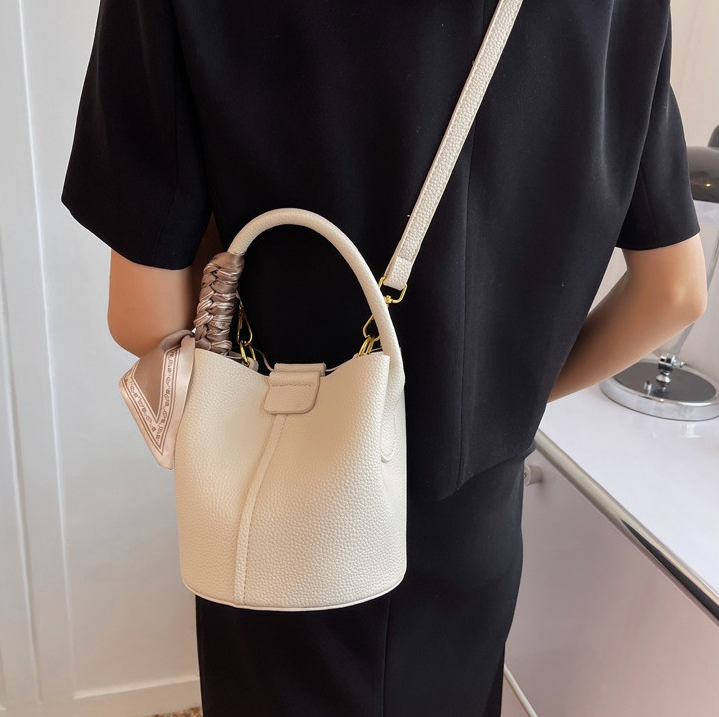 レザー調ショルダーバッグトートバッグ2WAYストラップセット(バックルあり) | 詳細画像5