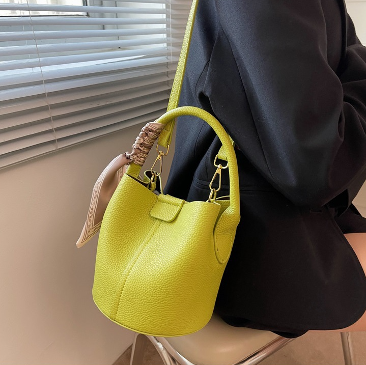 レザー調ショルダーバッグトートバッグ2WAYストラップセット(バックルあり) | 詳細画像12