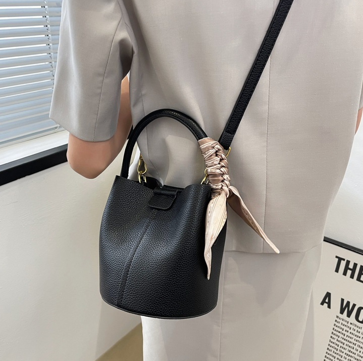 レザー調ショルダーバッグトートバッグ2WAYストラップセット(バックルあり) | 詳細画像20