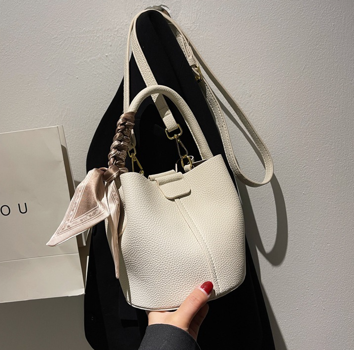 レザー調ショルダーバッグトートバッグ2WAYストラップセット(バックルあり) | 詳細画像24