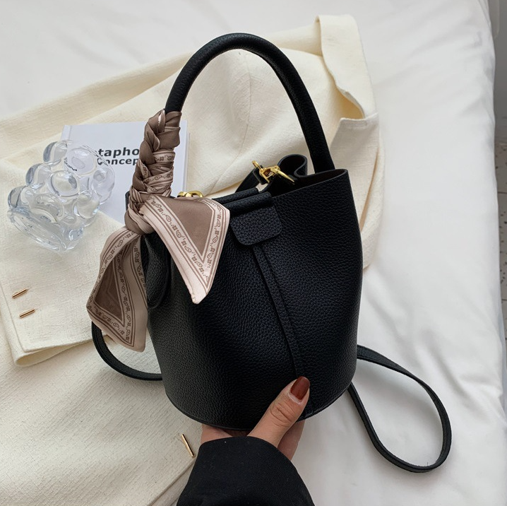 レザー調ショルダーバッグトートバッグ2WAYストラップセット(バックルあり) | 詳細画像30