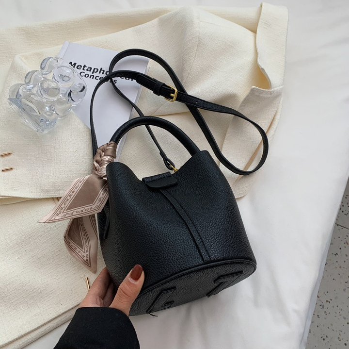 レザー調ショルダーバッグトートバッグ2WAYストラップセット(バックルあり) | 詳細画像31