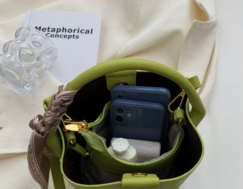 レザー調ショルダーバッグトートバッグ2WAYストラップセット(バックルあり) | 詳細画像35