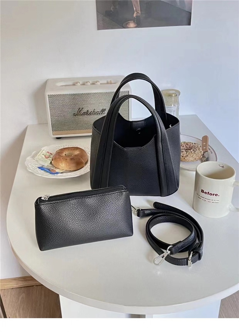 レザー調ショルダーバッグトートバッグ2WAYストラップセット(バックルあり) | 詳細画像17