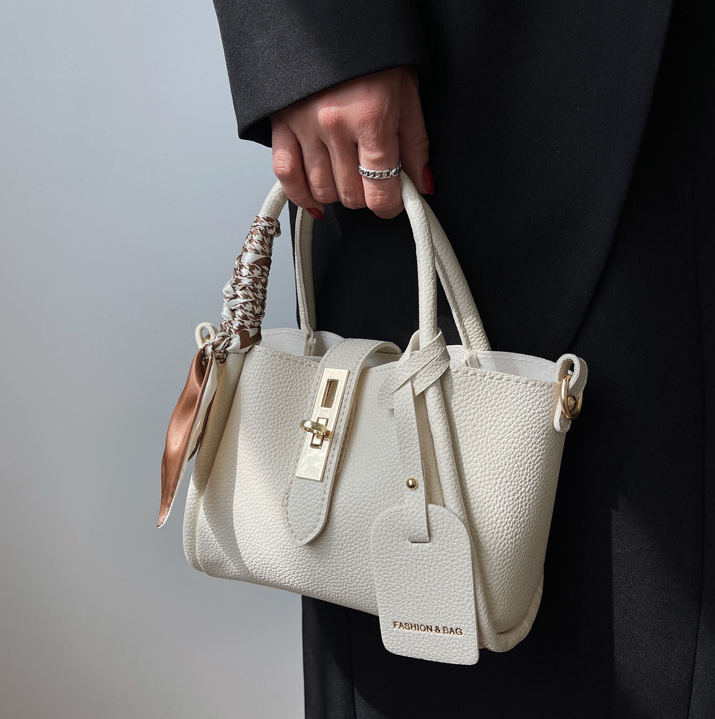 レザー調ショルダーバッグトートバッグ2WAYストラップセット(バックルあり) | 詳細画像6