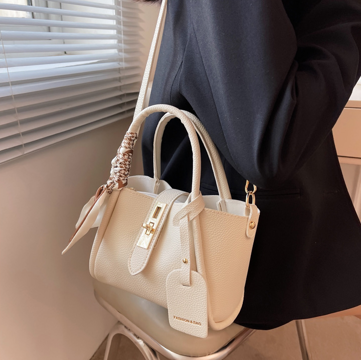 レザー調ショルダーバッグトートバッグ2WAYストラップセット(バックルあり) | 詳細画像7