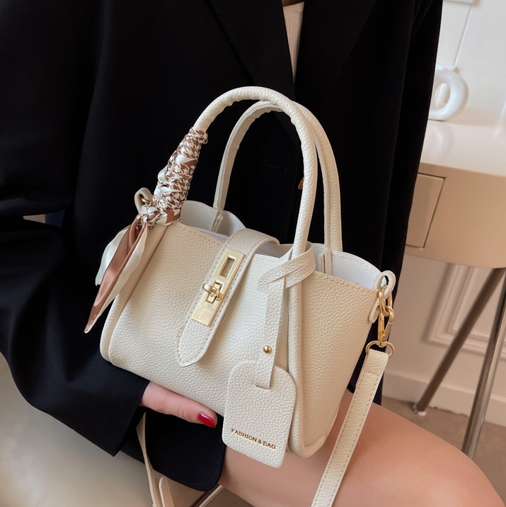 レザー調ショルダーバッグトートバッグ2WAYストラップセット(バックルあり) | 詳細画像8