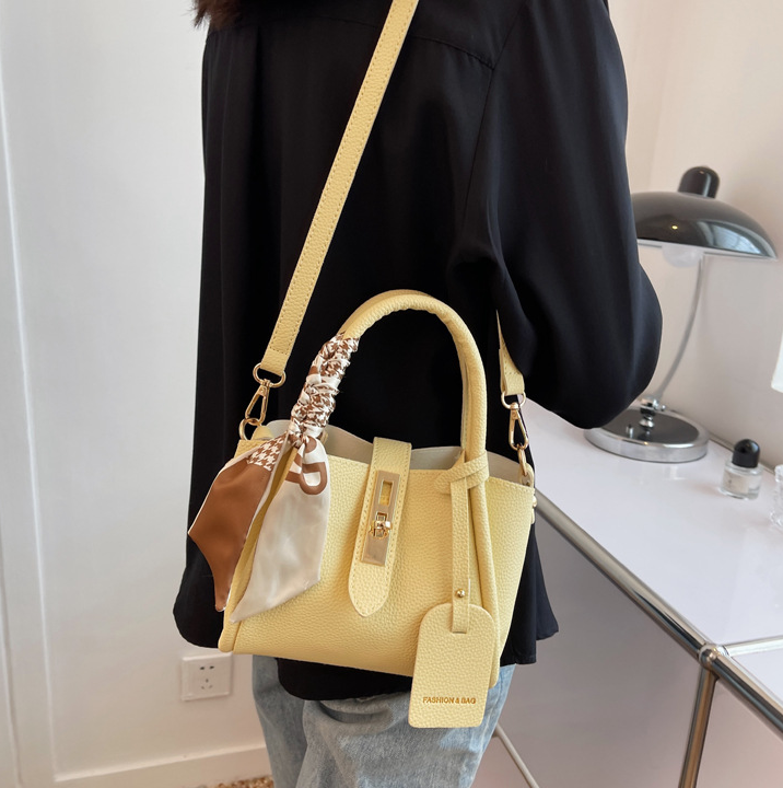 レザー調ショルダーバッグトートバッグ2WAYストラップセット(バックルあり) | 詳細画像12