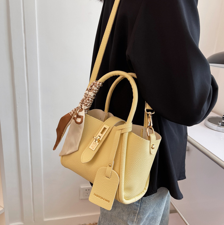 レザー調ショルダーバッグトートバッグ2WAYストラップセット(バックルあり) | 詳細画像13