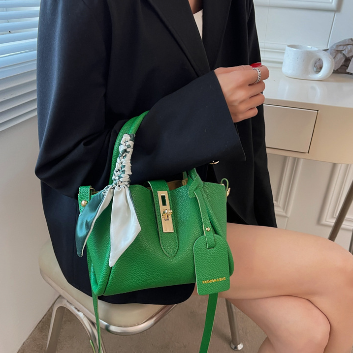 レザー調ショルダーバッグトートバッグ2WAYストラップセット(バックルあり) | 詳細画像14