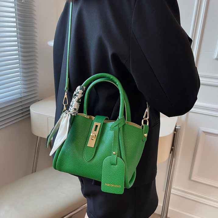 レザー調ショルダーバッグトートバッグ2WAYストラップセット(バックルあり) | 詳細画像17