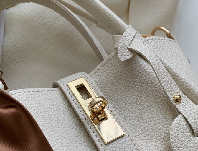 レザー調ショルダーバッグトートバッグ2WAYストラップセット(バックルあり) | 詳細画像18