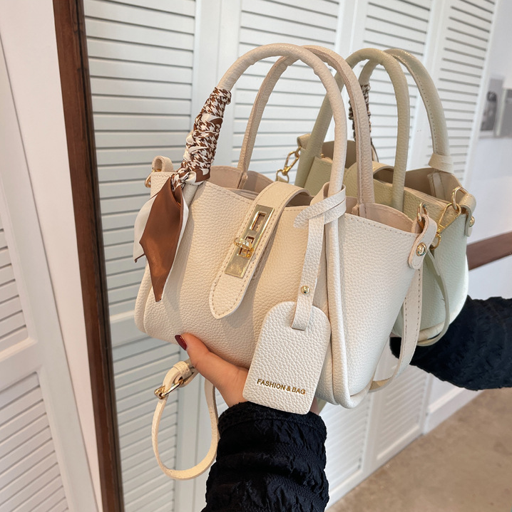 レザー調ショルダーバッグトートバッグ2WAYストラップセット(バックルあり) | 詳細画像28