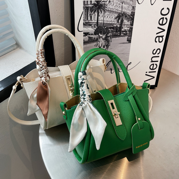 レザー調ショルダーバッグトートバッグ2WAYストラップセット(バックルあり) | 詳細画像30