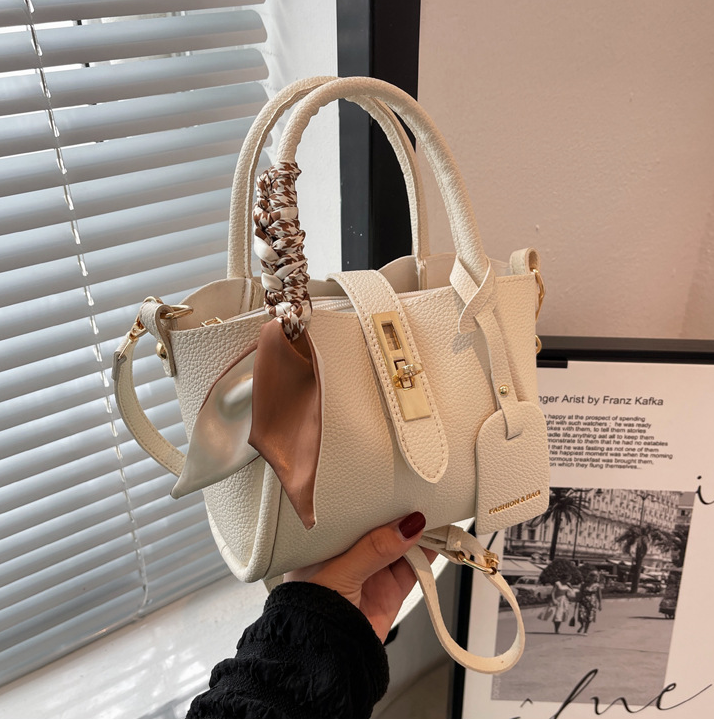 レザー調ショルダーバッグトートバッグ2WAYストラップセット(バックルあり) | 詳細画像32