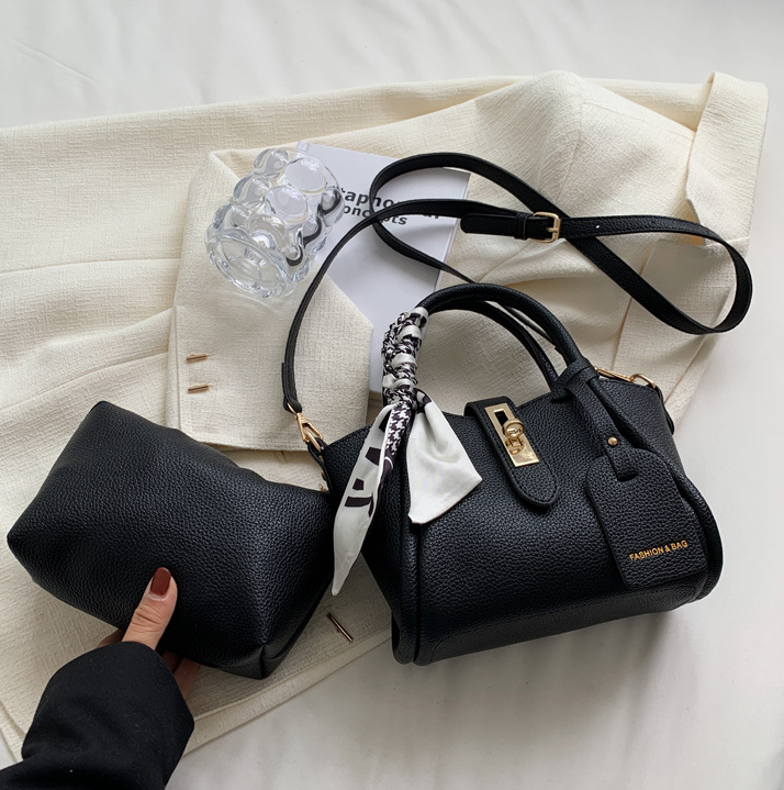 レザー調ショルダーバッグトートバッグ2WAYストラップセット(バックルあり) | 詳細画像34