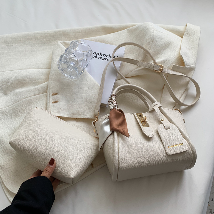 レザー調ショルダーバッグトートバッグ2WAYストラップセット(バックルあり) | 詳細画像36