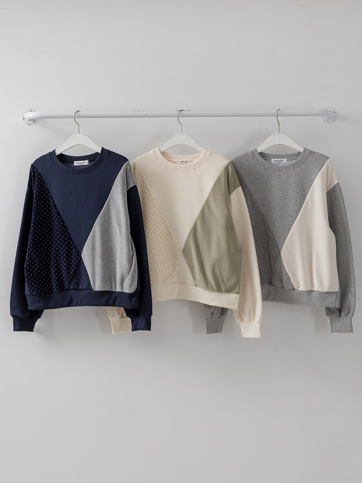 裏起毛ラウンドネック長袖ドット配色スウェット | 詳細画像26