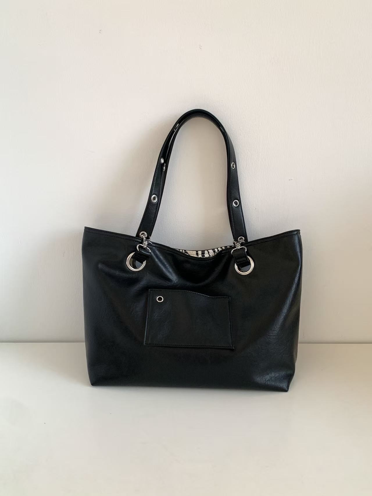 レザー調リバーシブルトートバッグ2WAY | 詳細画像2