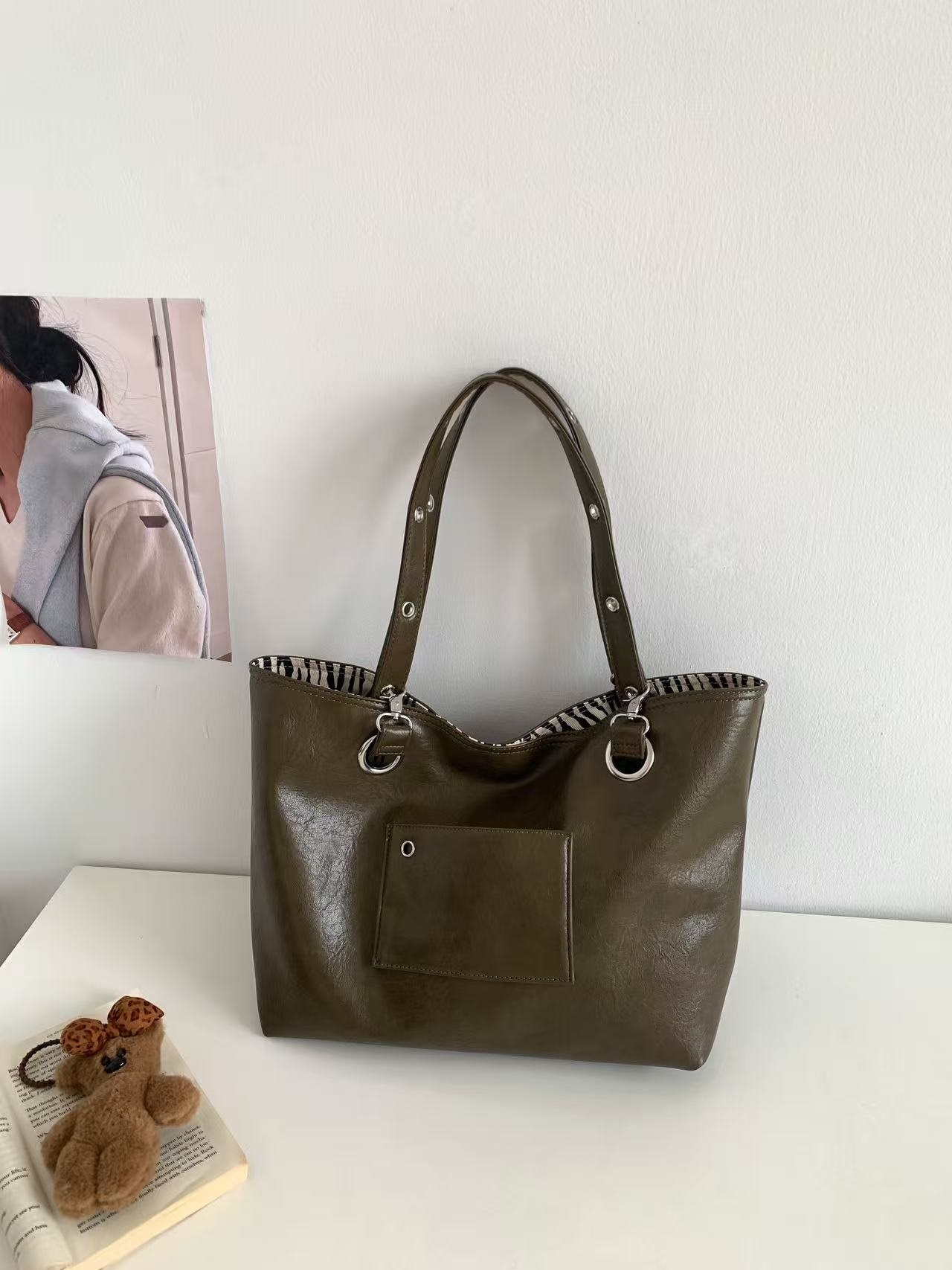 レザー調リバーシブルトートバッグ2WAY | 詳細画像3