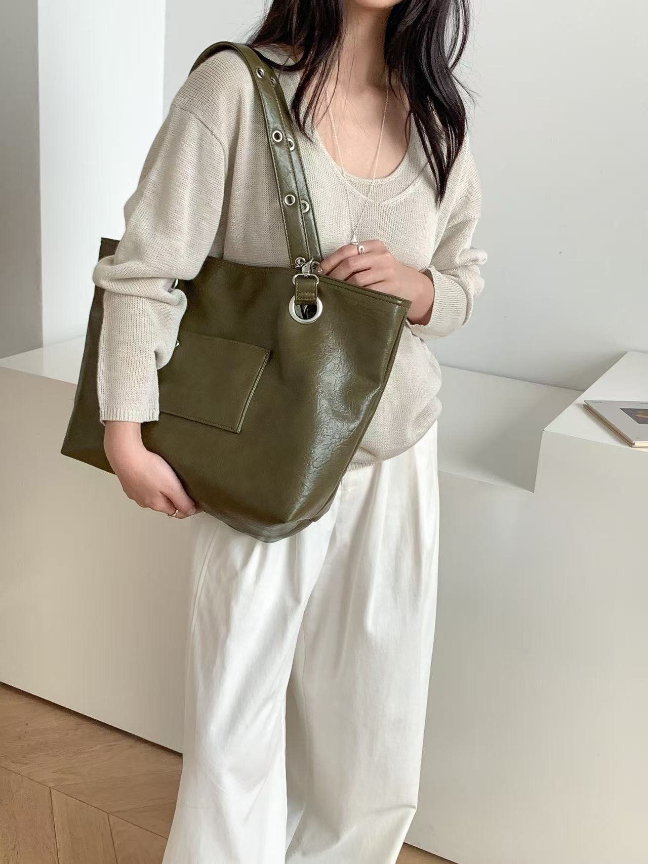 レザー調リバーシブルトートバッグ2WAY | 詳細画像7