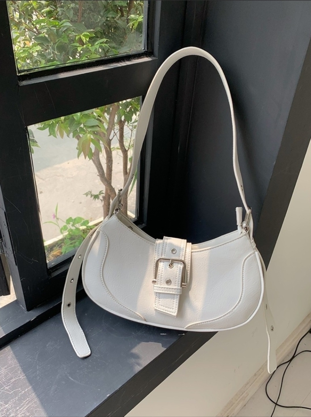 レザー調ジップアップバックルカラーショルダーバッグ | 詳細画像2