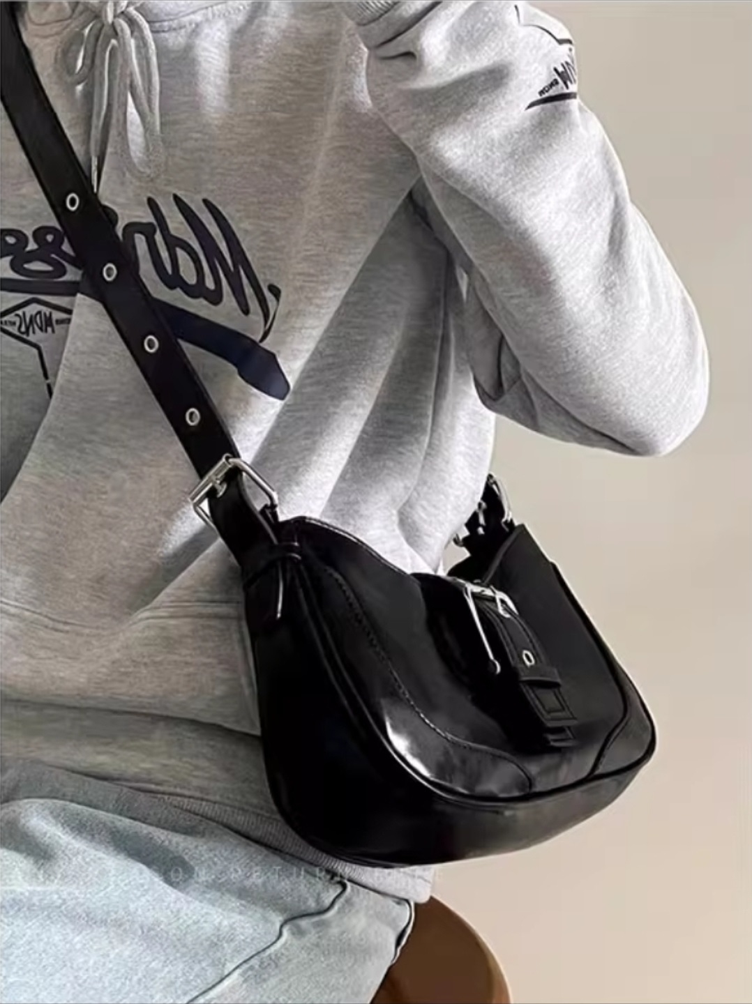 レザー調ジップアップバックルカラーショルダーバッグ | 詳細画像8