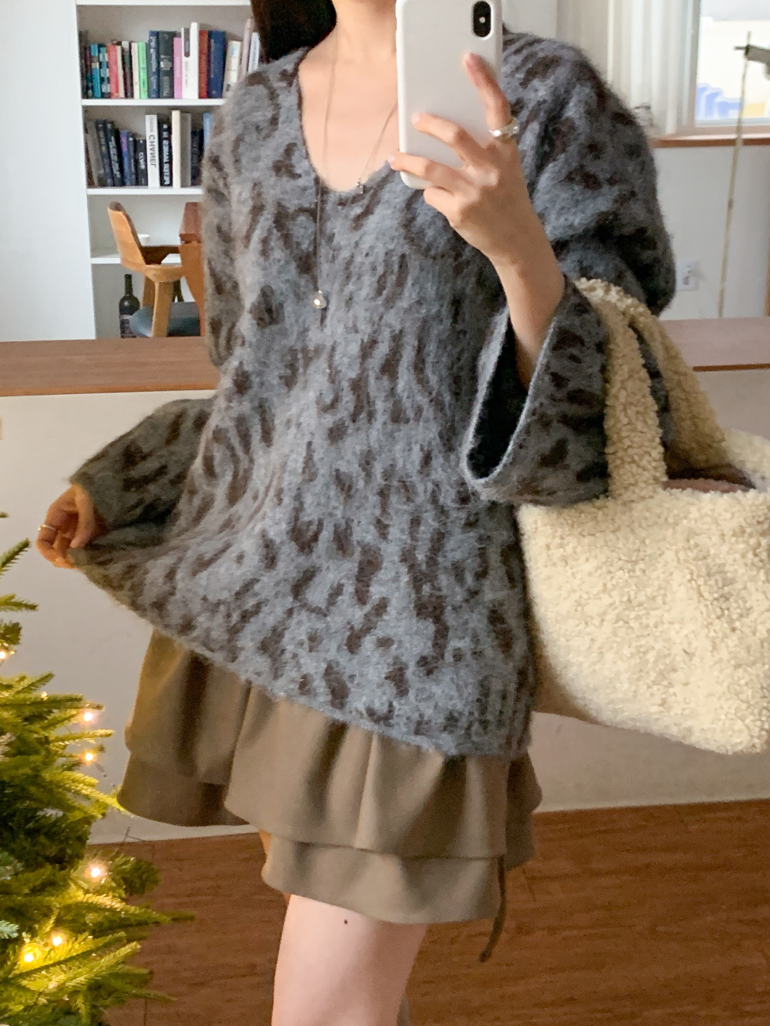 ウール混Vネックルーズレオパードカラーニット | 詳細画像10