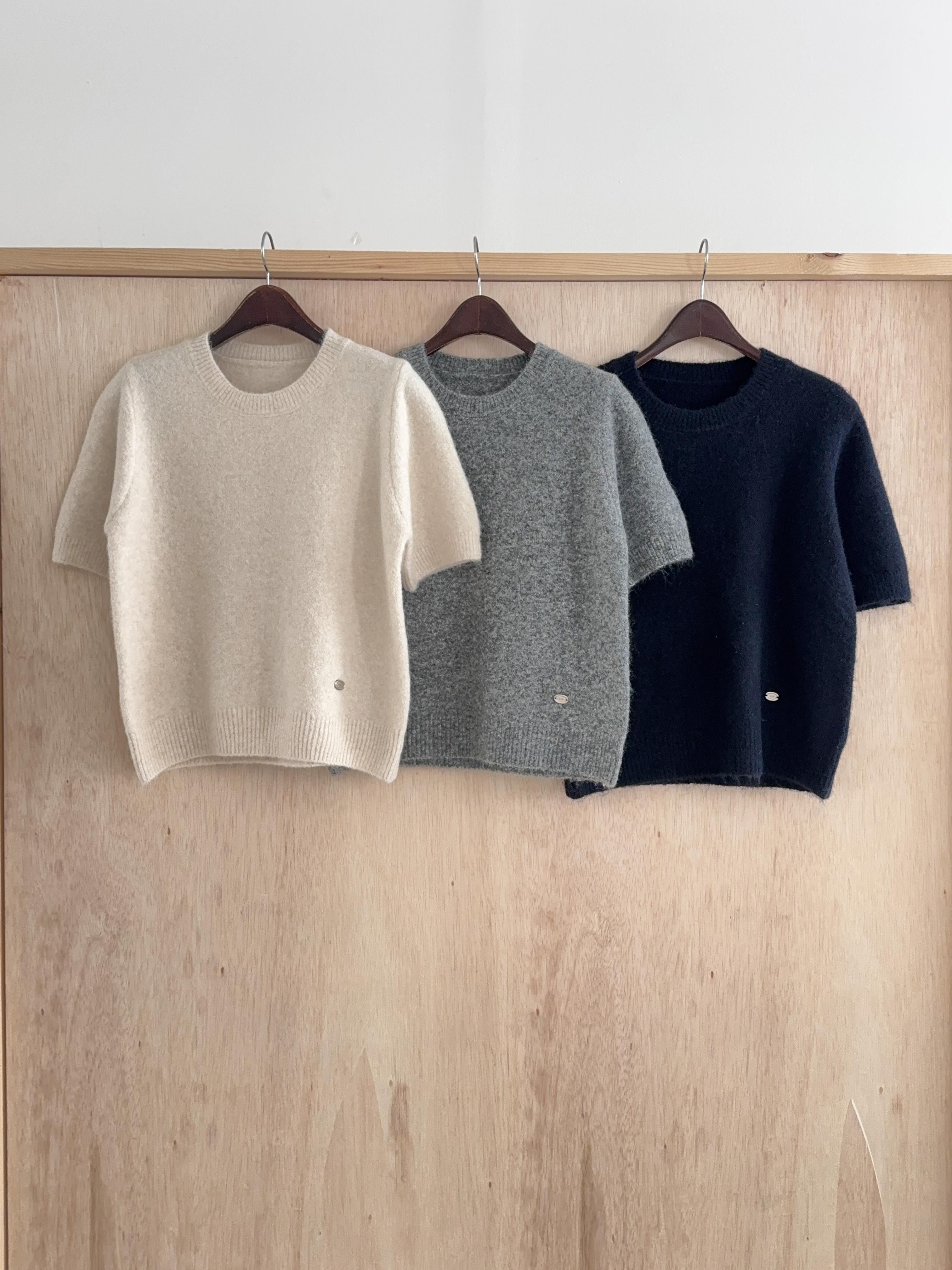 ウール混ラウンドネック半袖ペンダントセミクロップドカラーニット | 詳細画像19